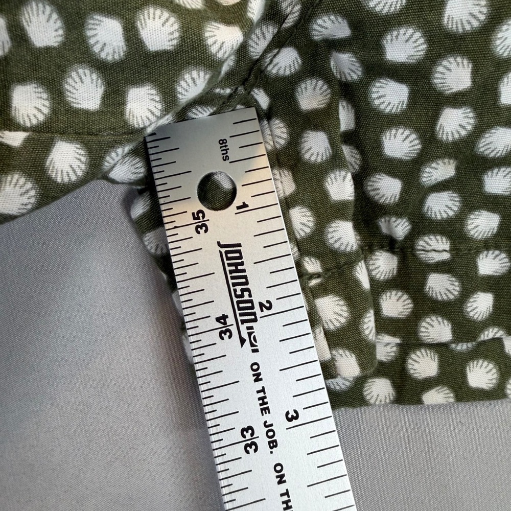 Old Navy Womens Green Seashell Print Shorts Olive White Coastal Summer Size 8 - Picture 5 of 7